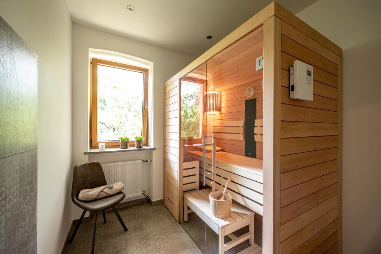 Landhaus Karbach Komplett Oder Einzelne Wohneinheiten Villa Inkl Sauna Bzw Waldhaeuschen Hirten Extérieur photo